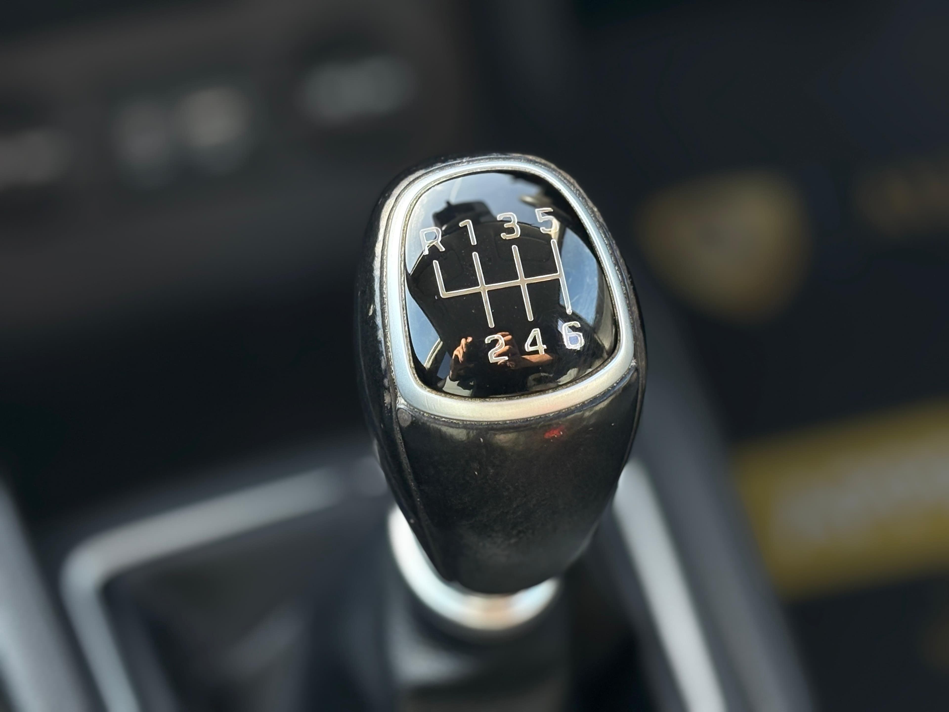 HYUNDAI I20 PREMIUM view 32