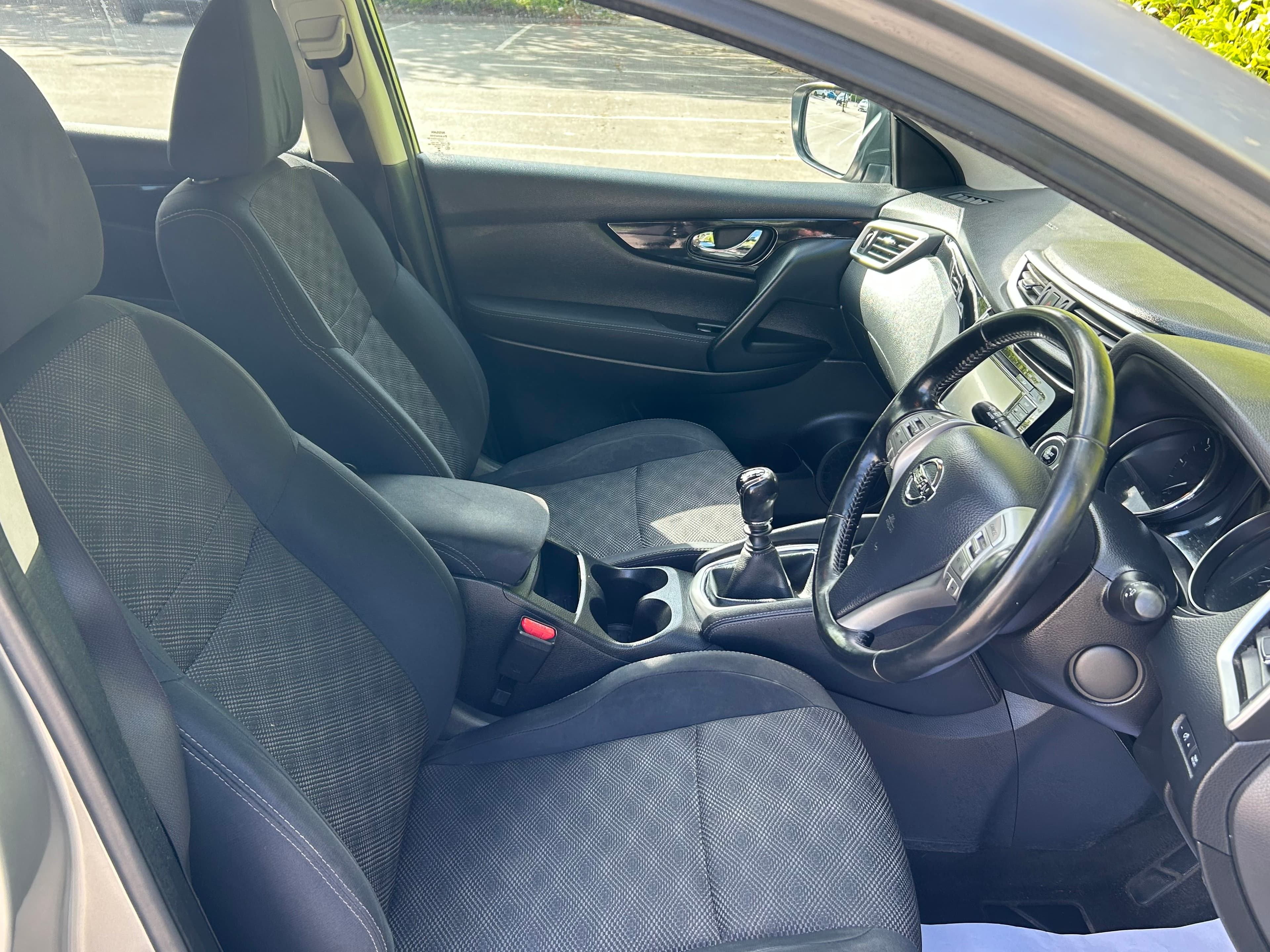 NISSAN Qashqai dCi Acenta Premium view 15