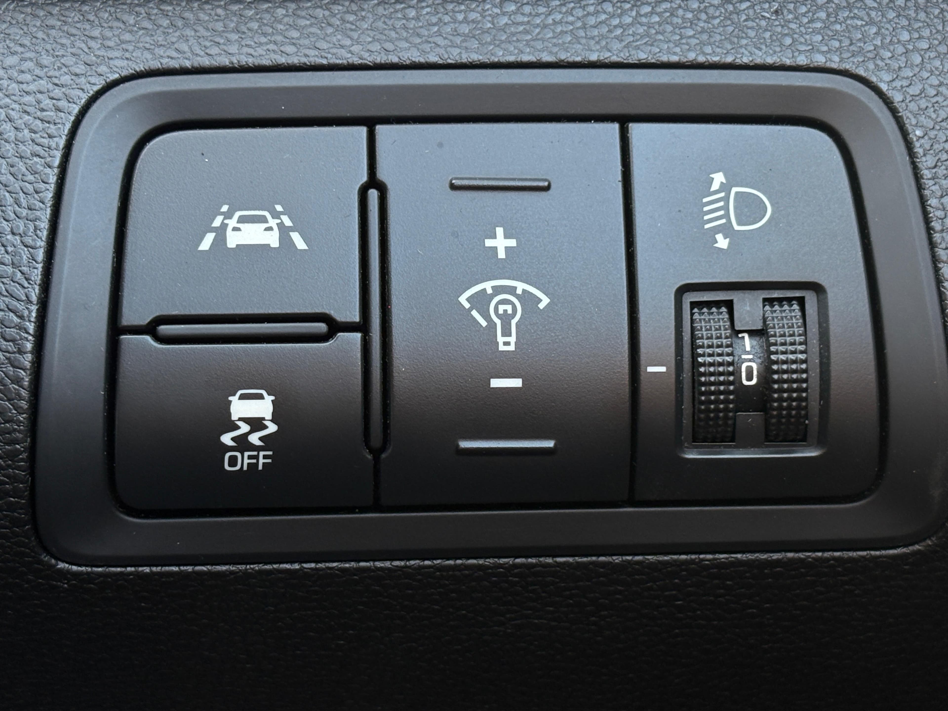 HYUNDAI I20 PREMIUM view 22