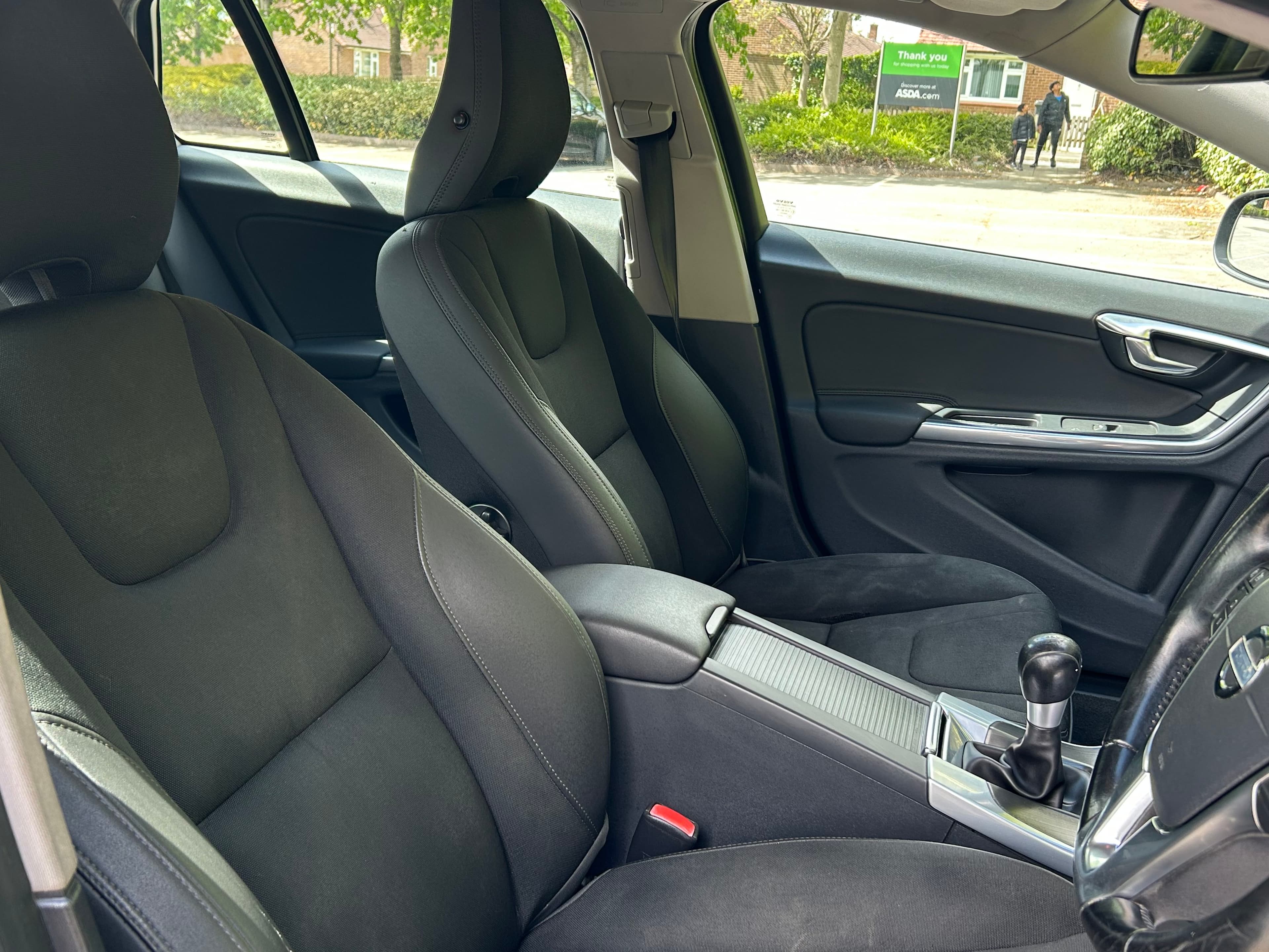 VOLVO V60 DRIVe SE view 17