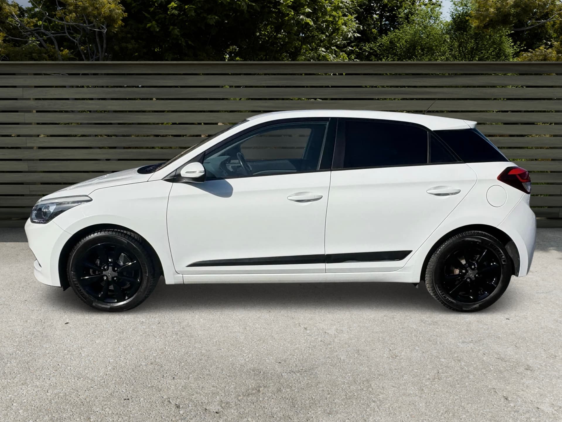 HYUNDAI I20 PREMIUM view 5