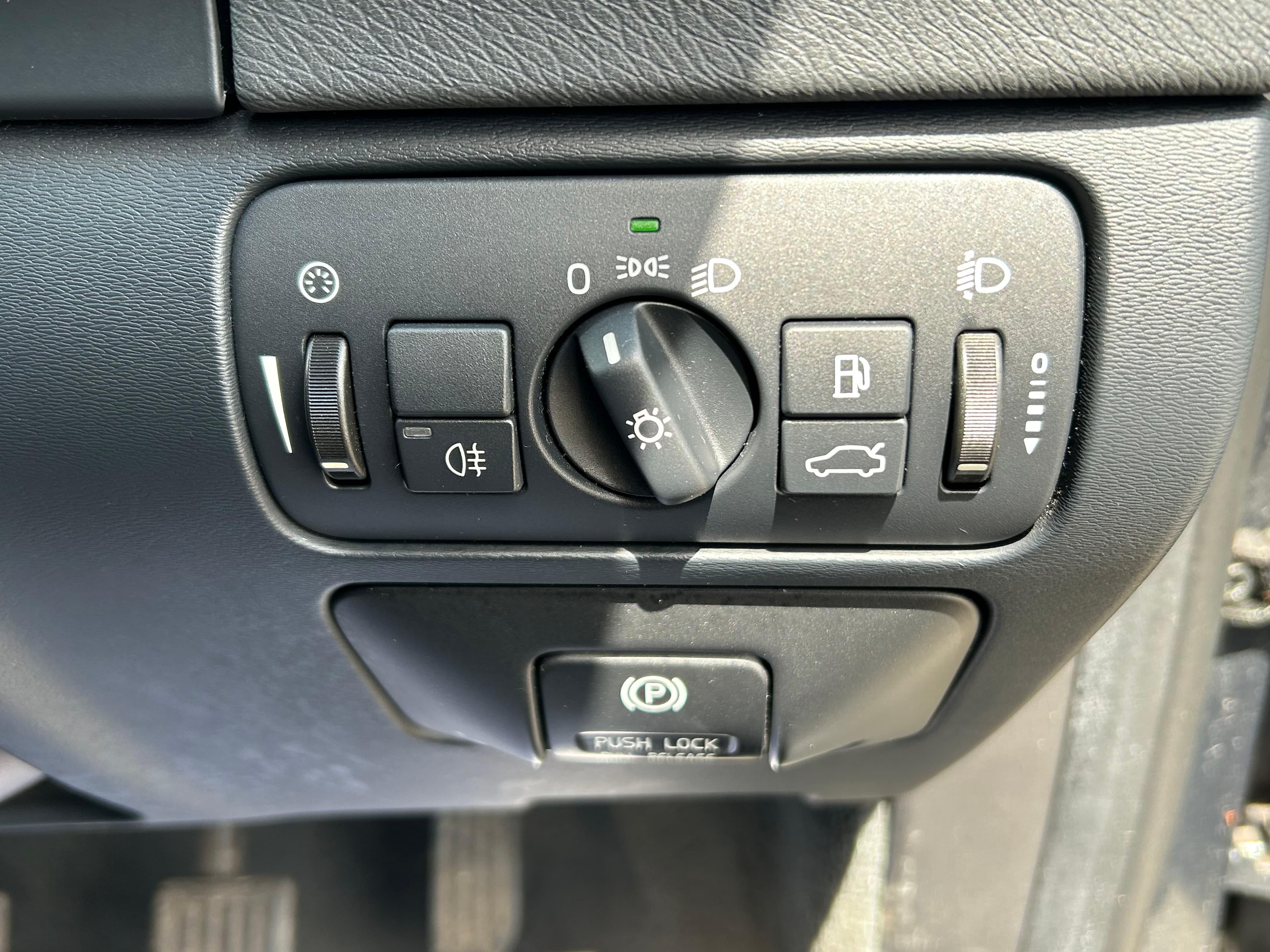 VOLVO V60 DRIVe SE view 26