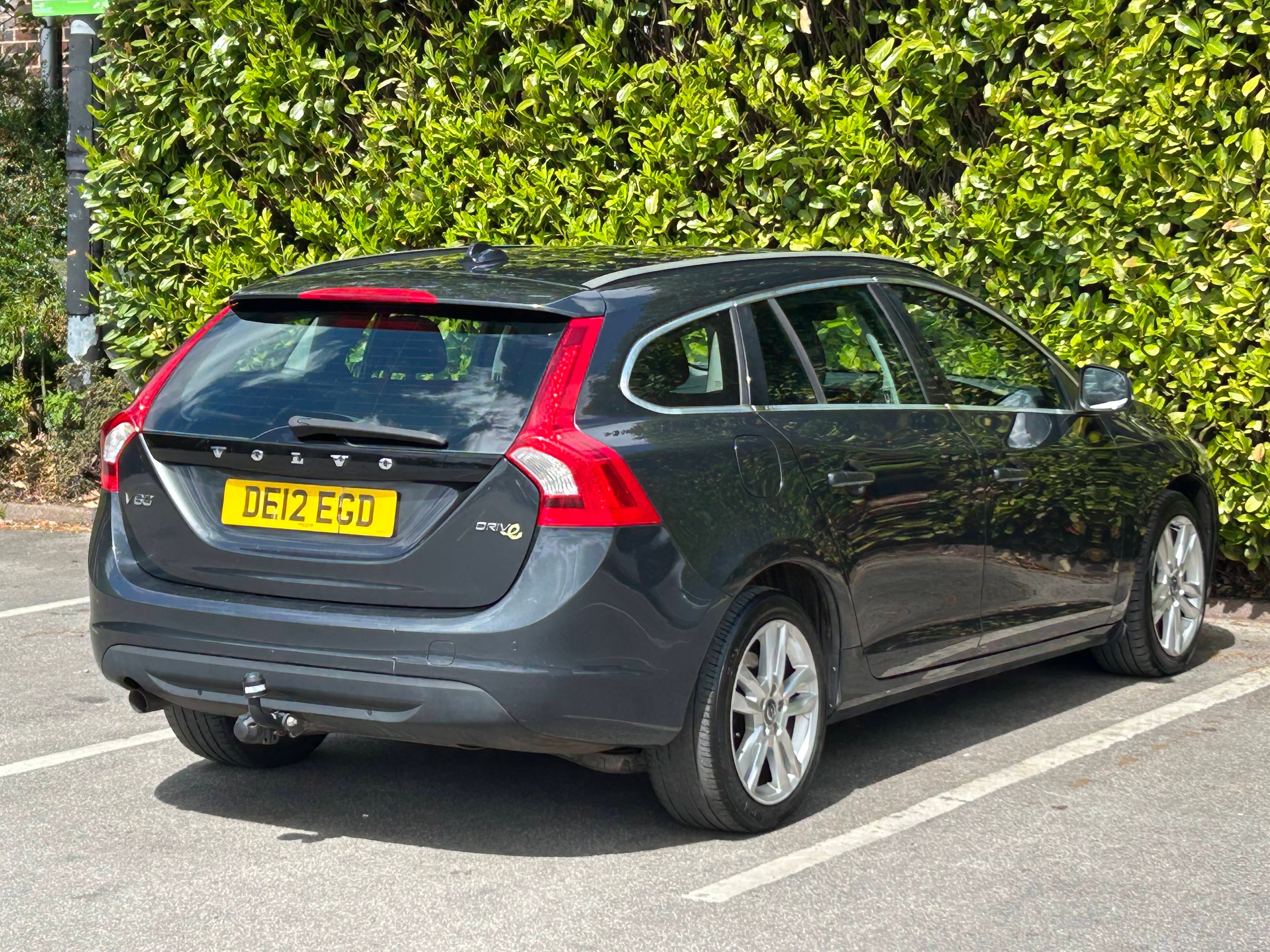 VOLVO V60 DRIVe SE view 5