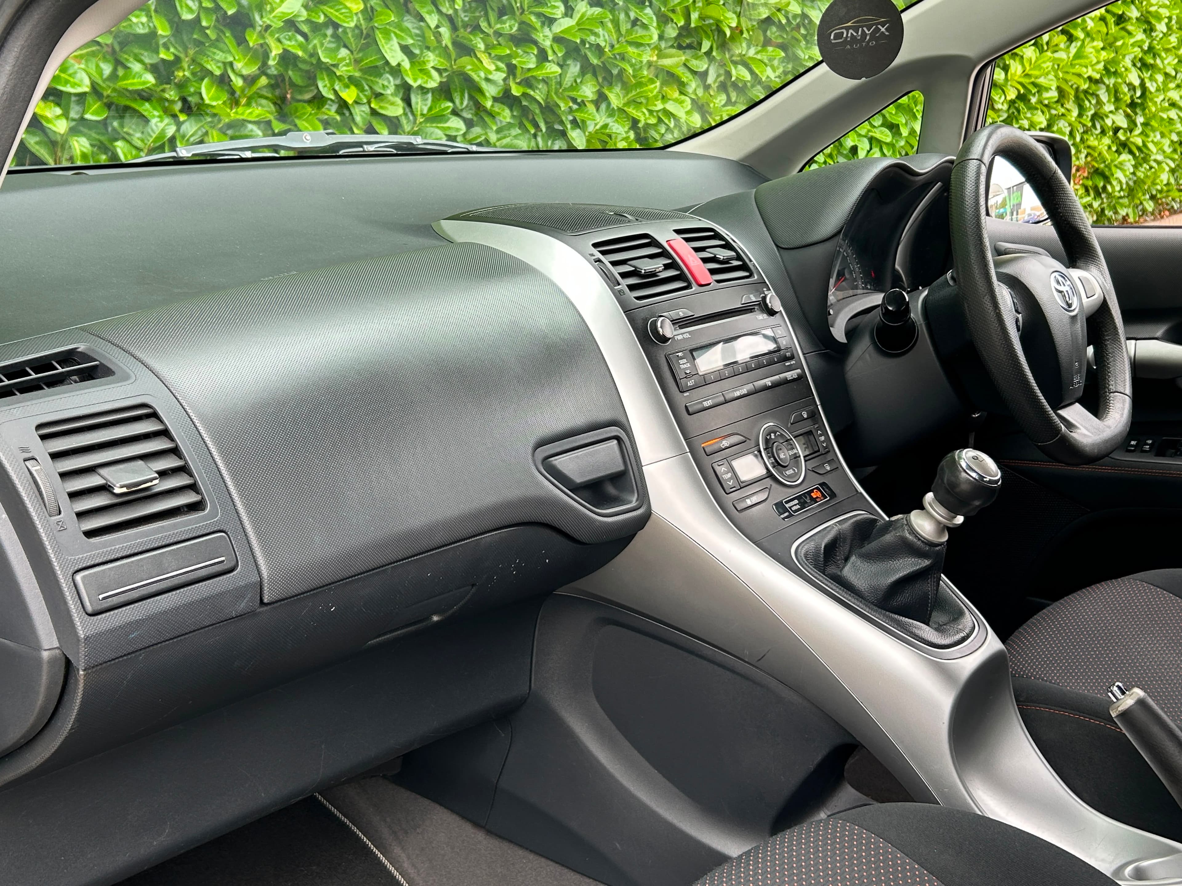 TOYOTA Auris V-Matic SR view 8