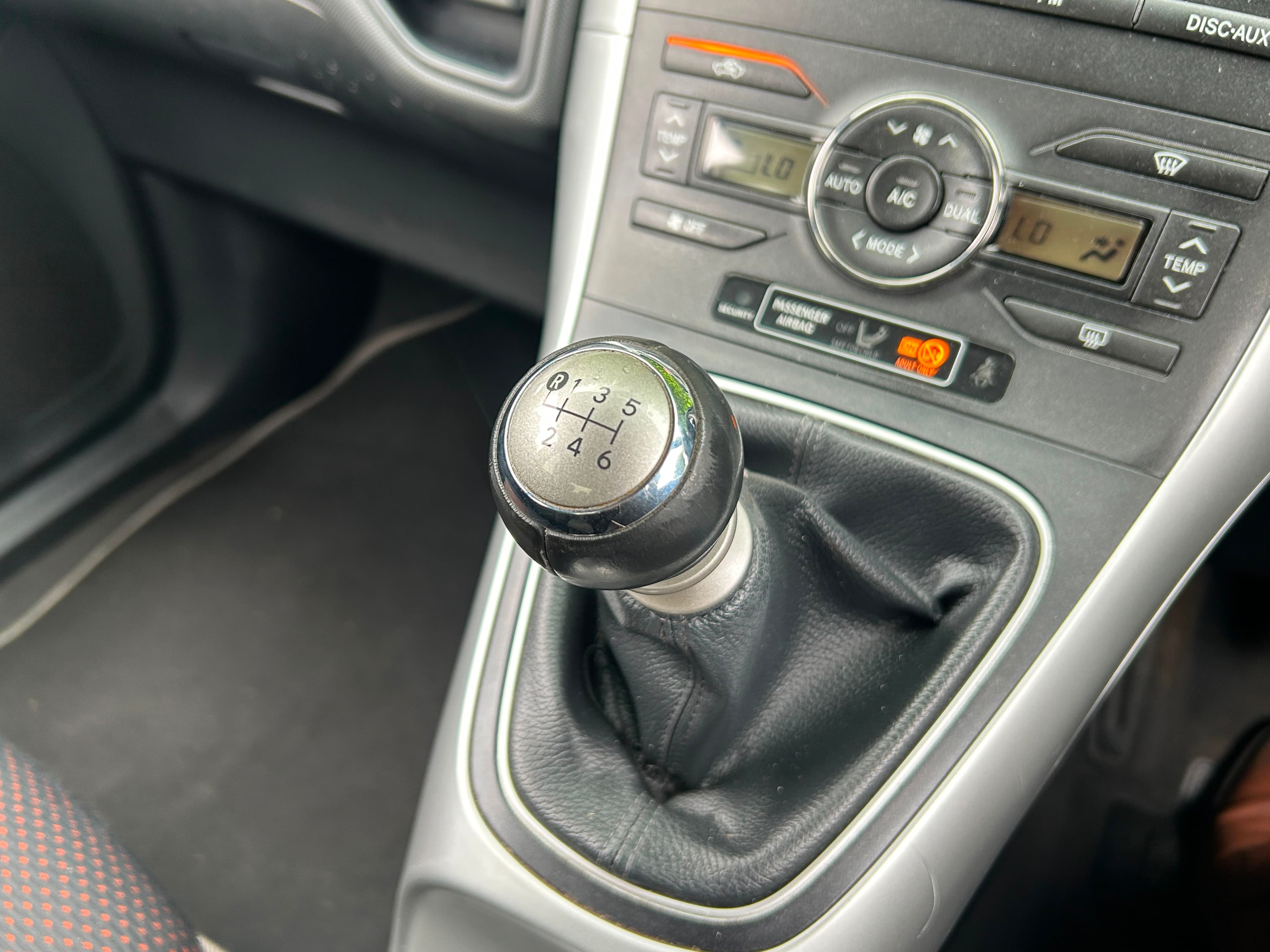 TOYOTA Auris V-Matic SR view 21