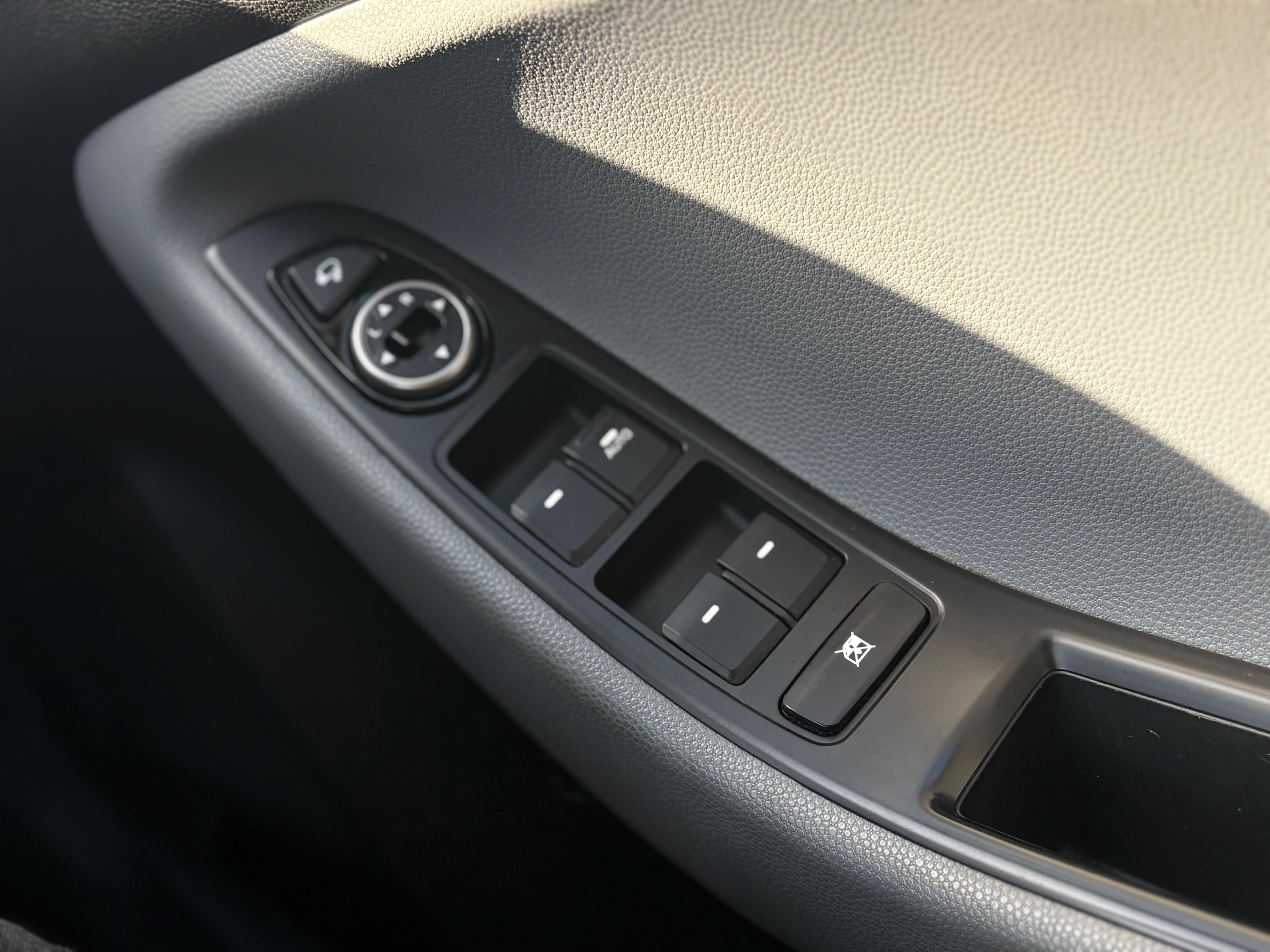 HYUNDAI I20 PREMIUM view 26
