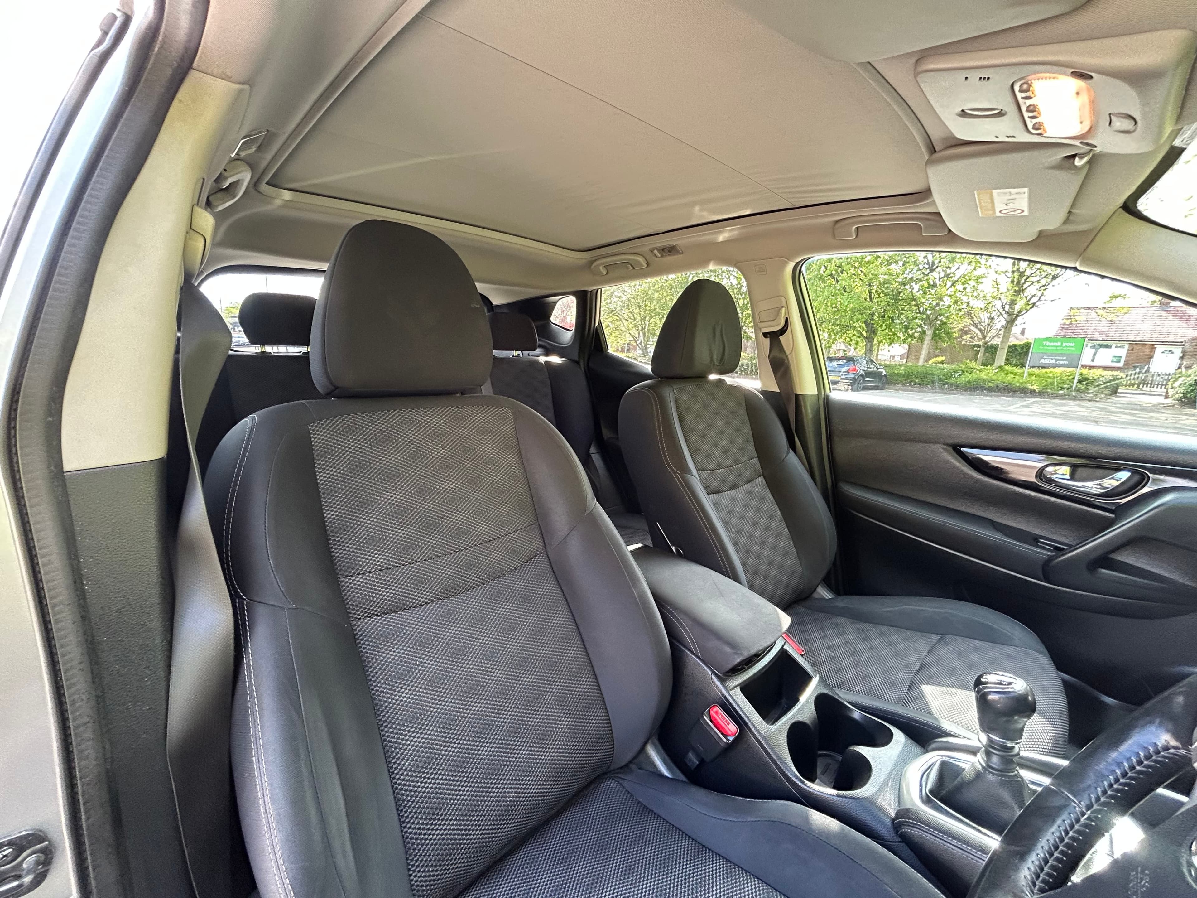 NISSAN Qashqai dCi Acenta Premium view 16