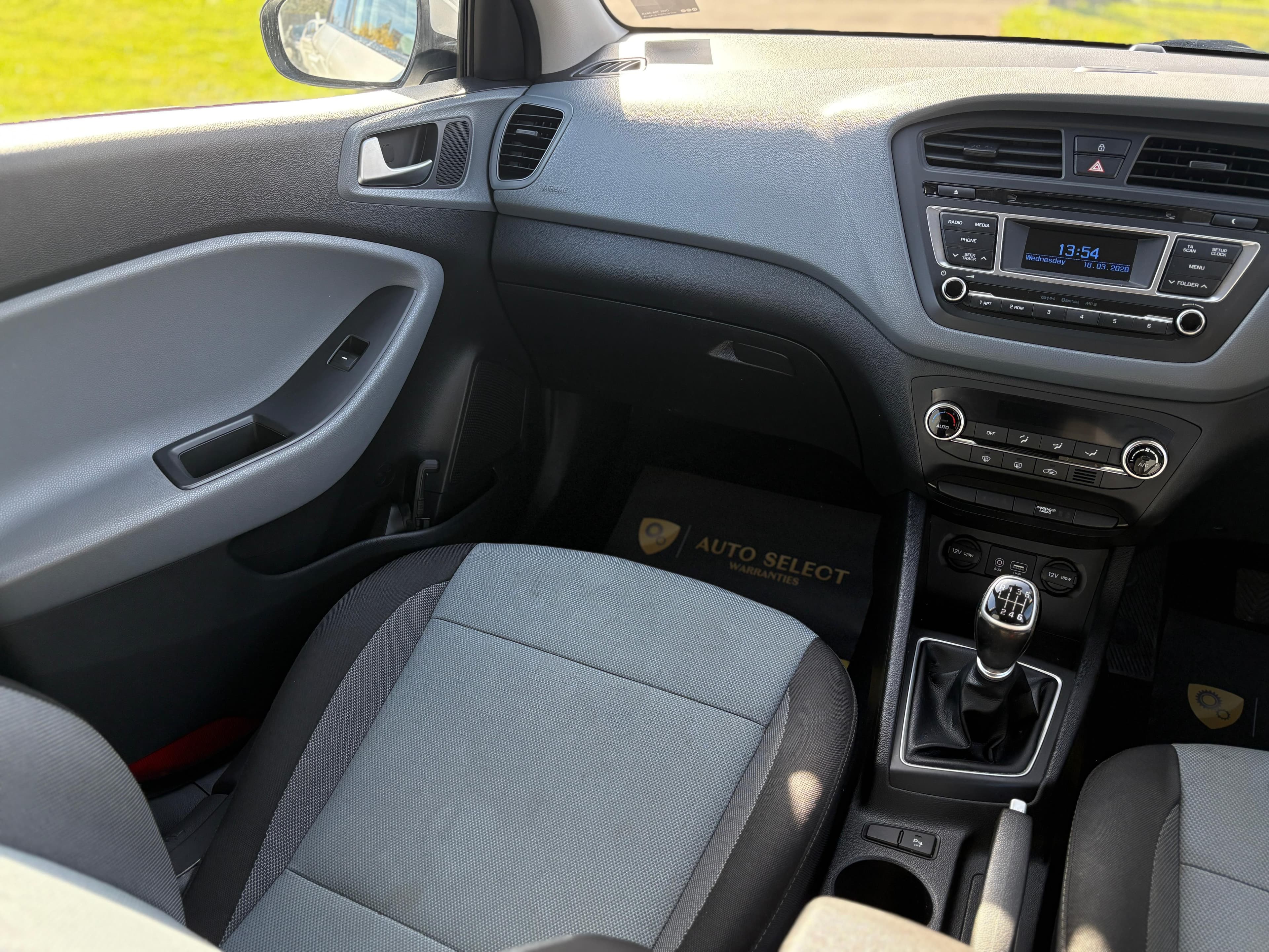 HYUNDAI I20 PREMIUM view 19