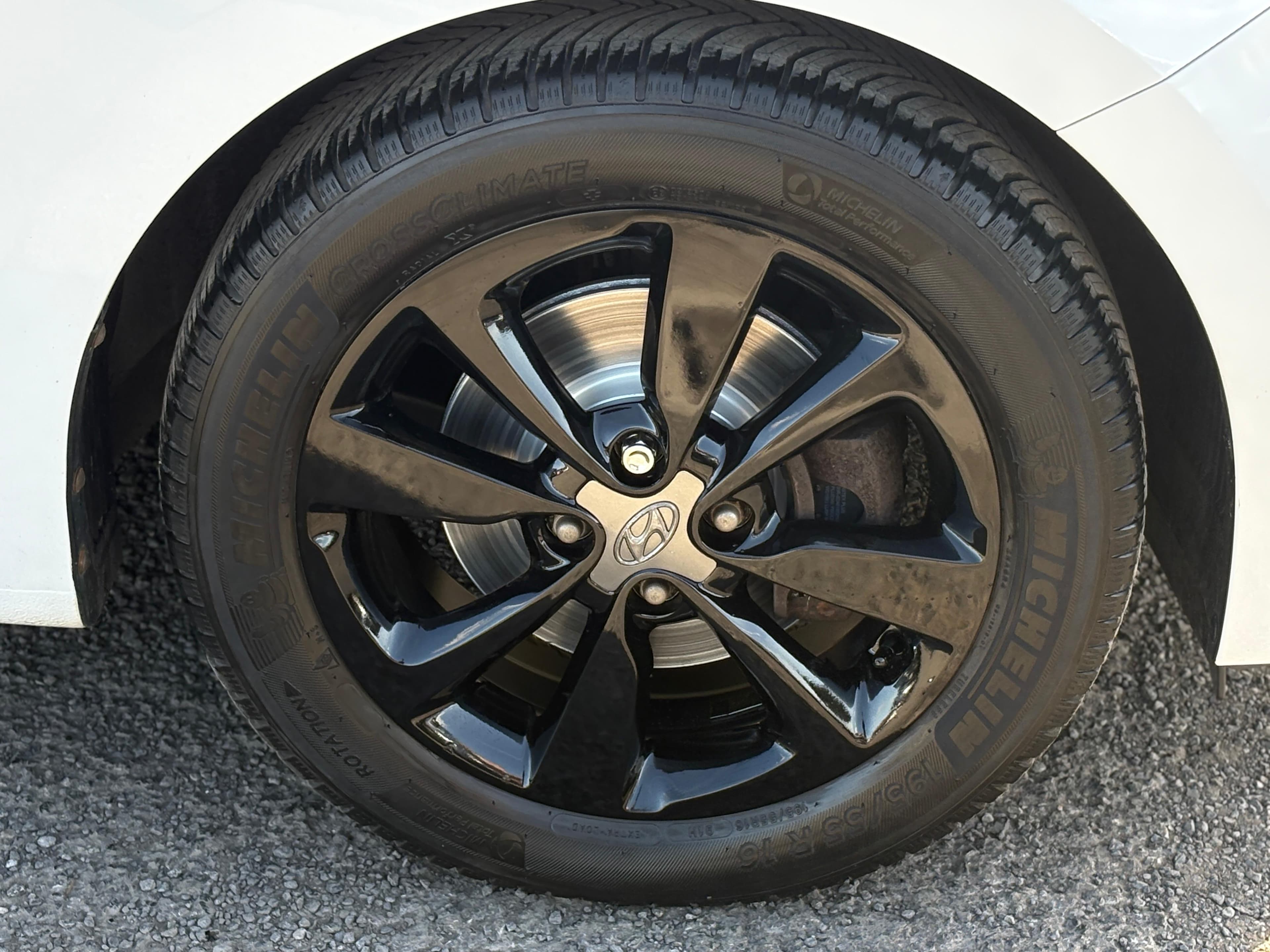 HYUNDAI I20 PREMIUM view 12