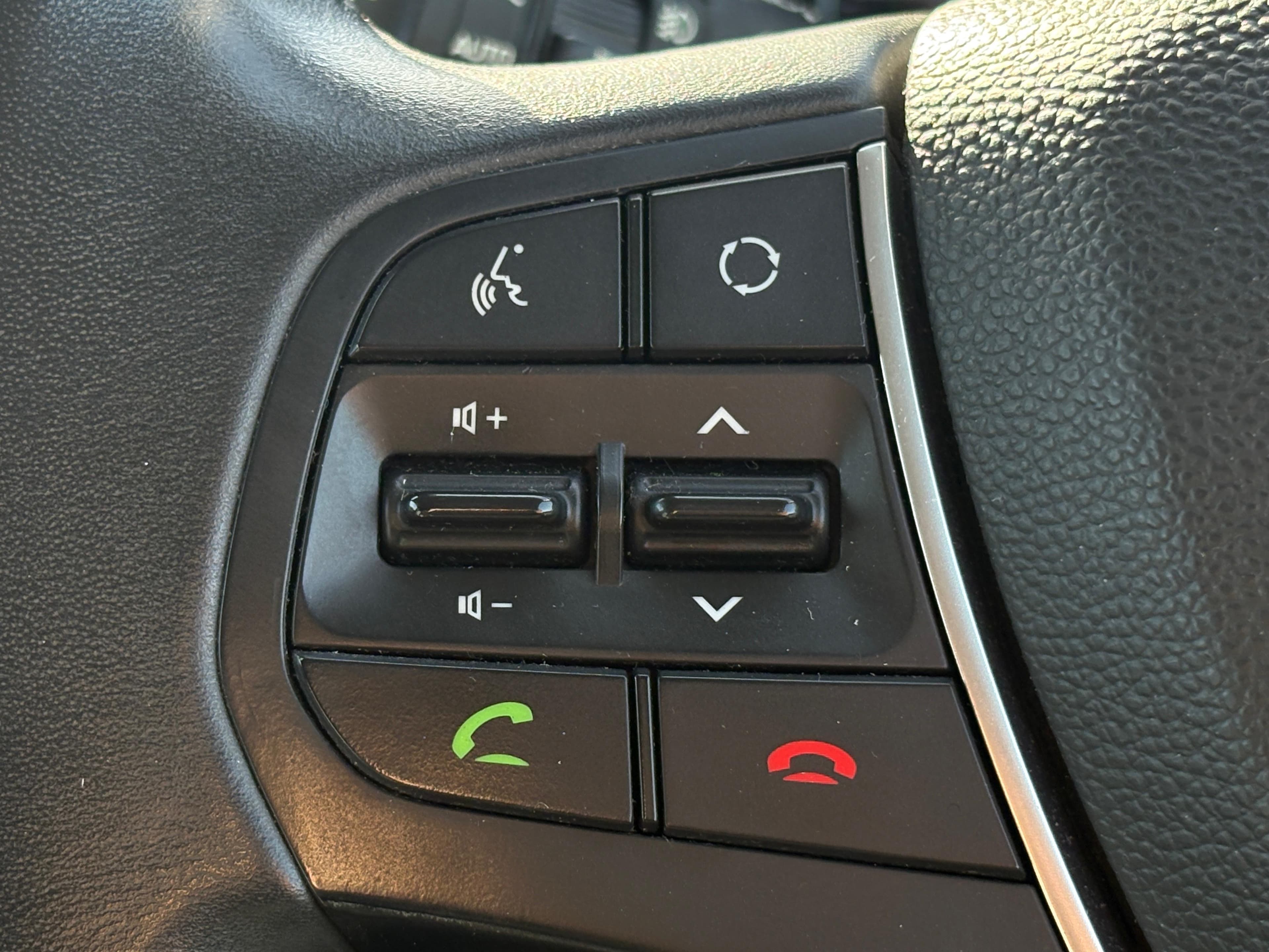 HYUNDAI I20 PREMIUM view 27