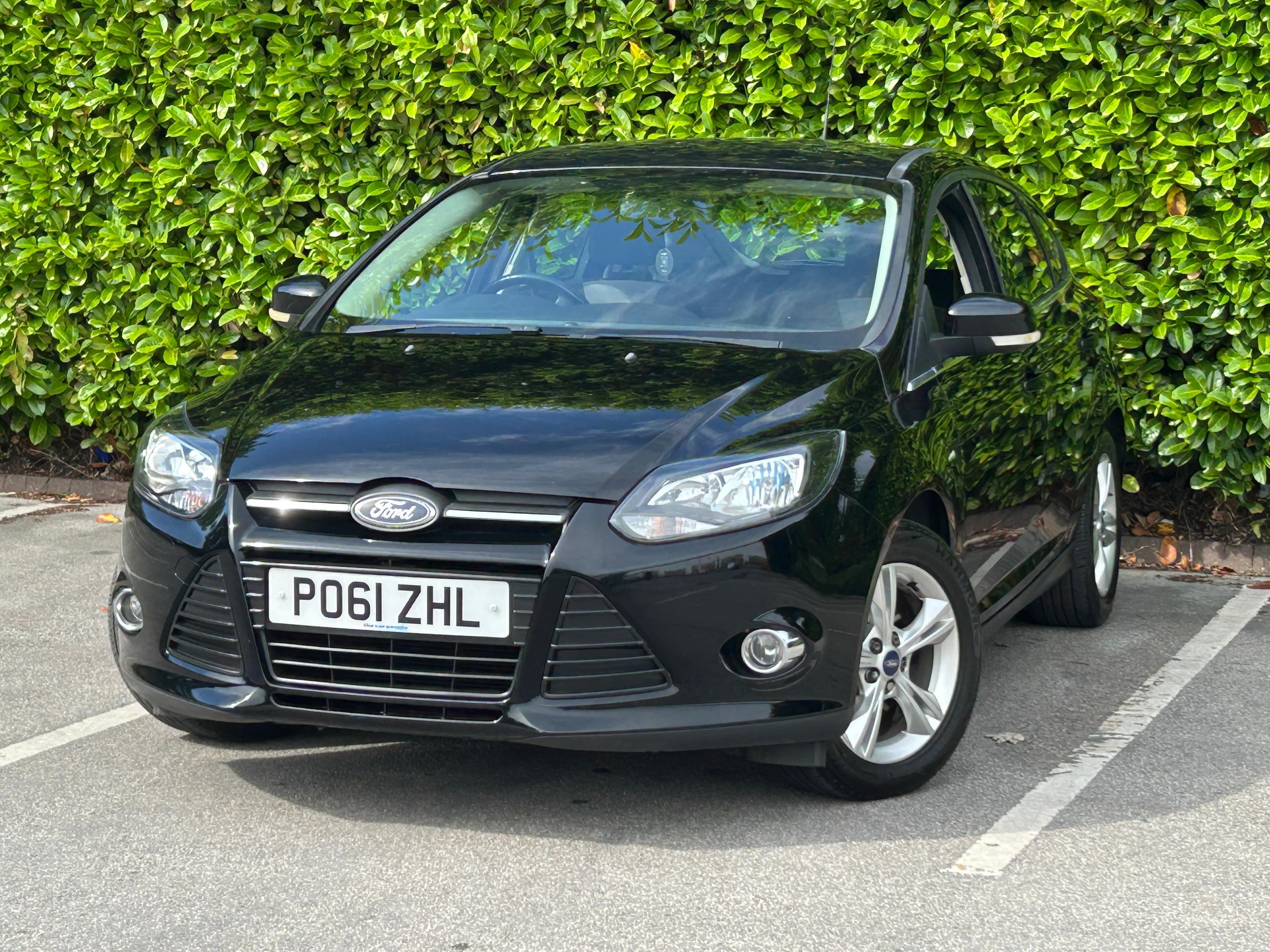 Ford Focus view 3