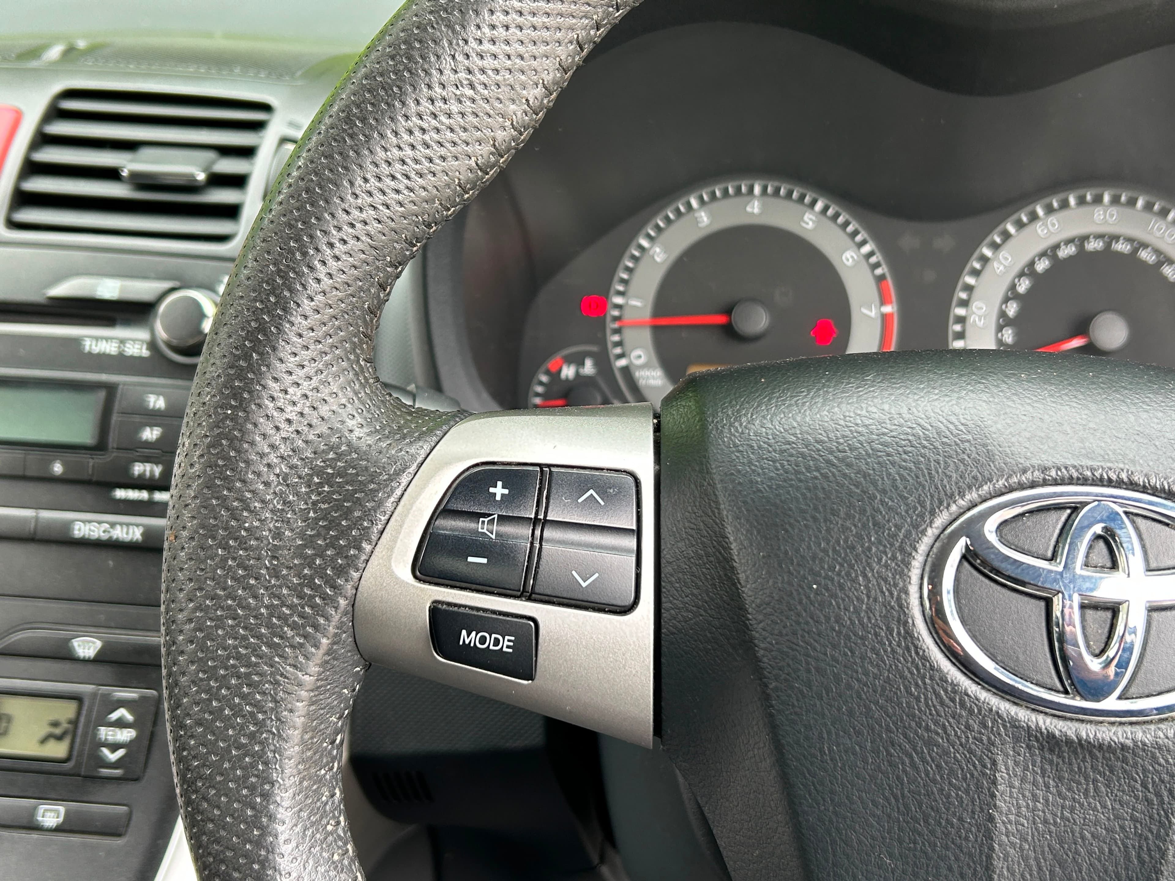 TOYOTA Auris V-Matic SR view 19