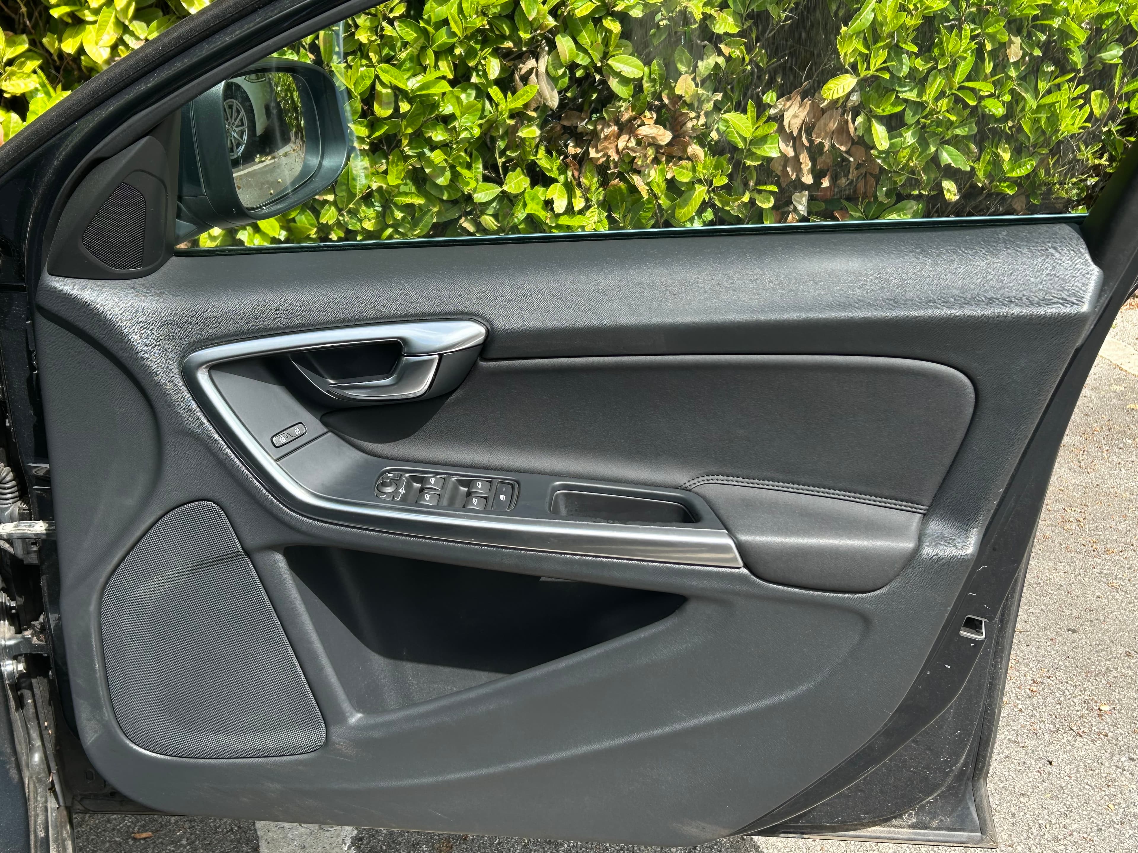 VOLVO V60 DRIVe SE view 19