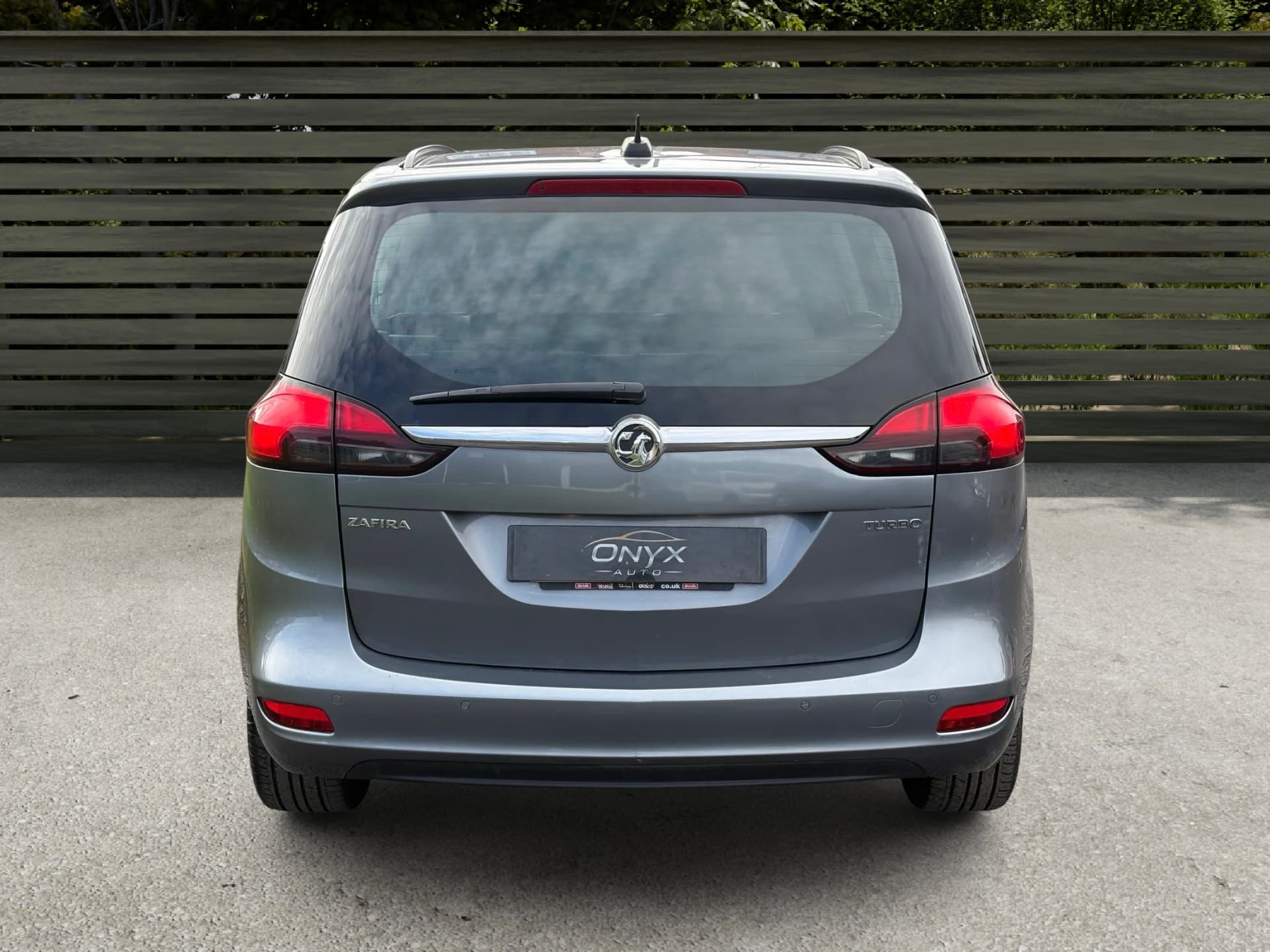 VAUXHALL Zafira tourer design view 6