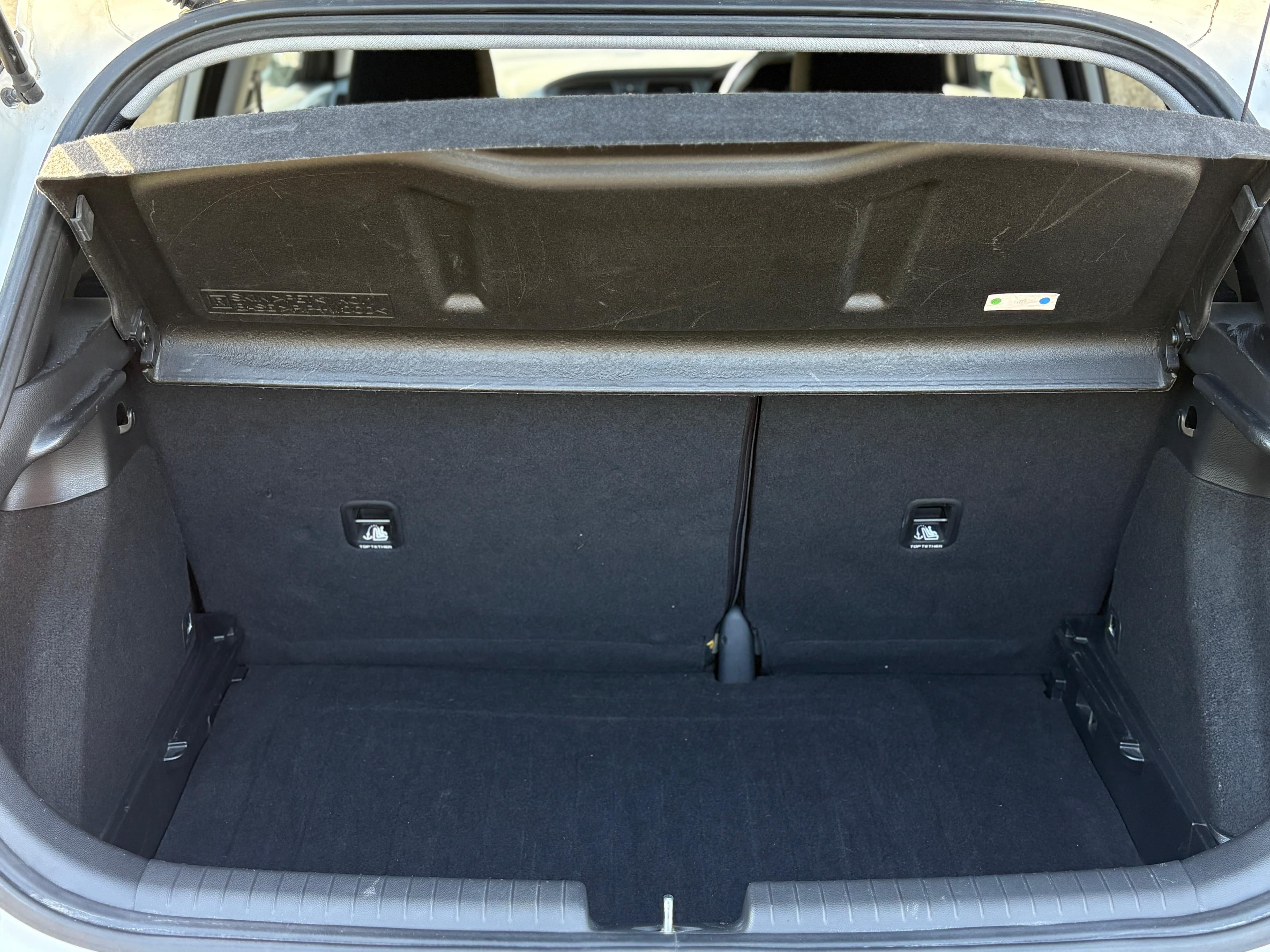 HYUNDAI I20 PREMIUM view 14