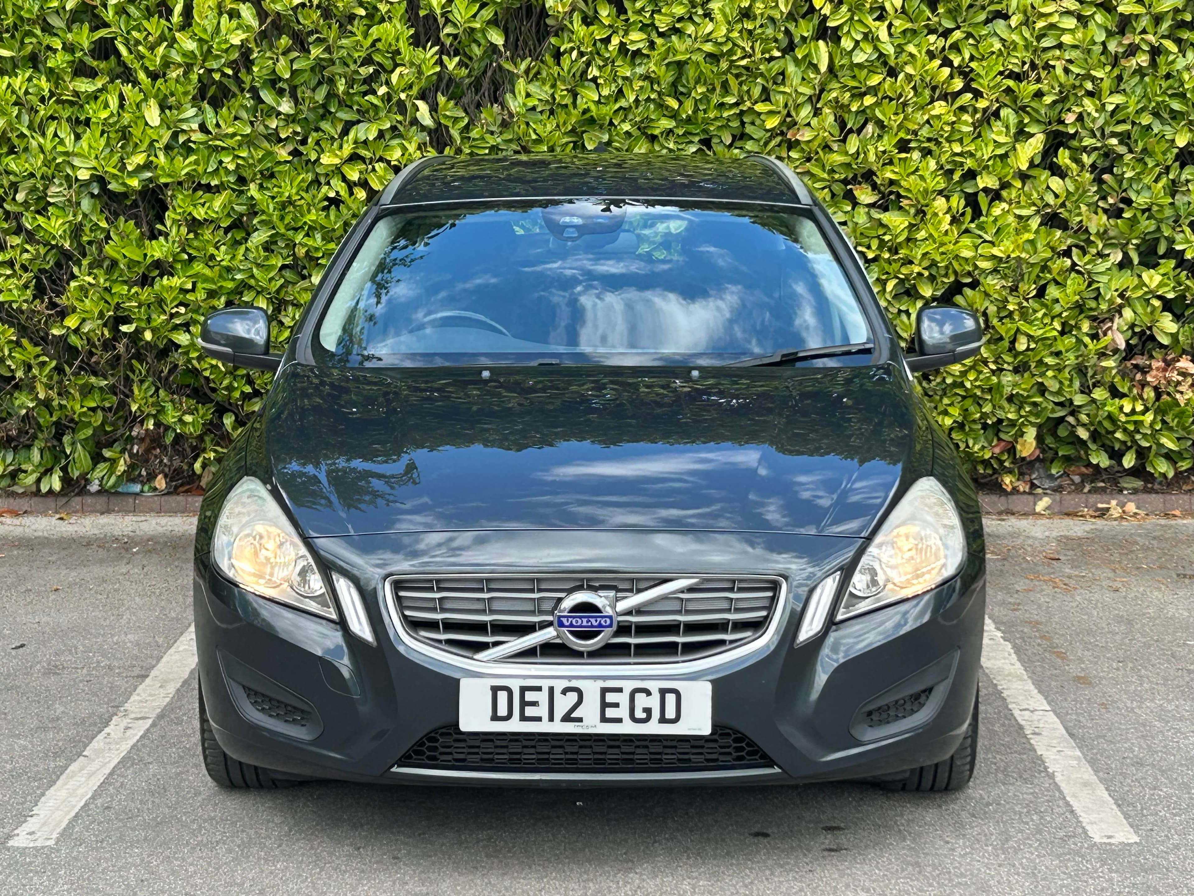 VOLVO V60 DRIVe SE view 2