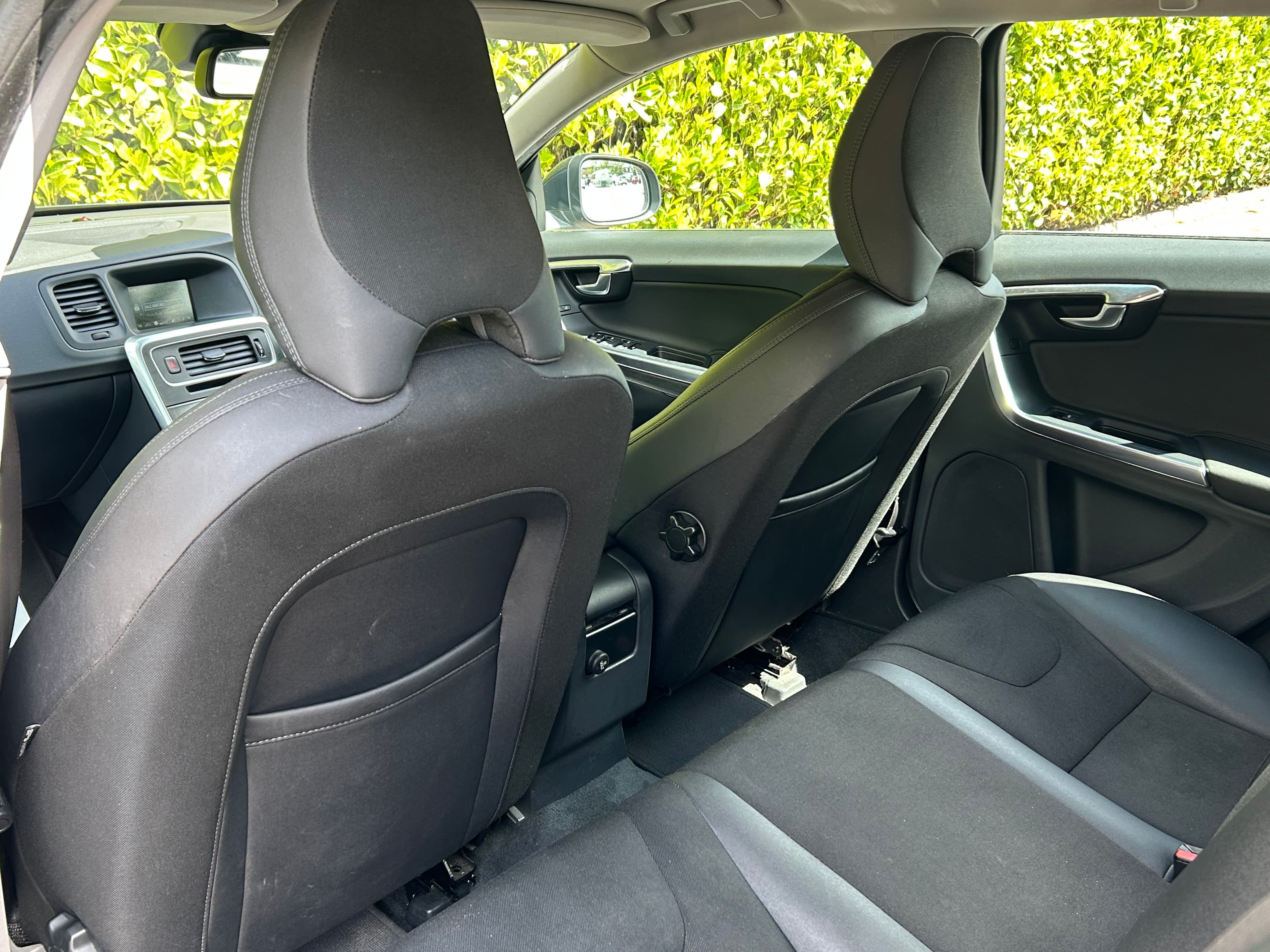 VOLVO V60 DRIVe SE view 24