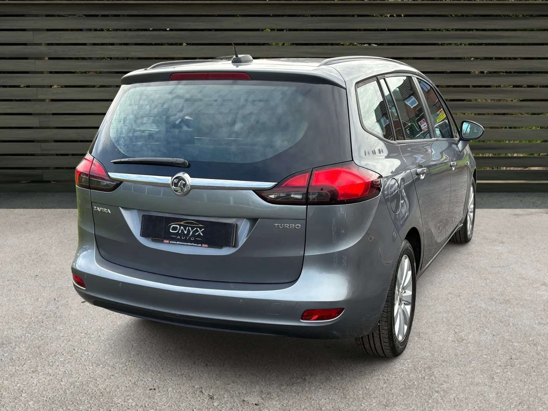 VAUXHALL Zafira tourer design view 5