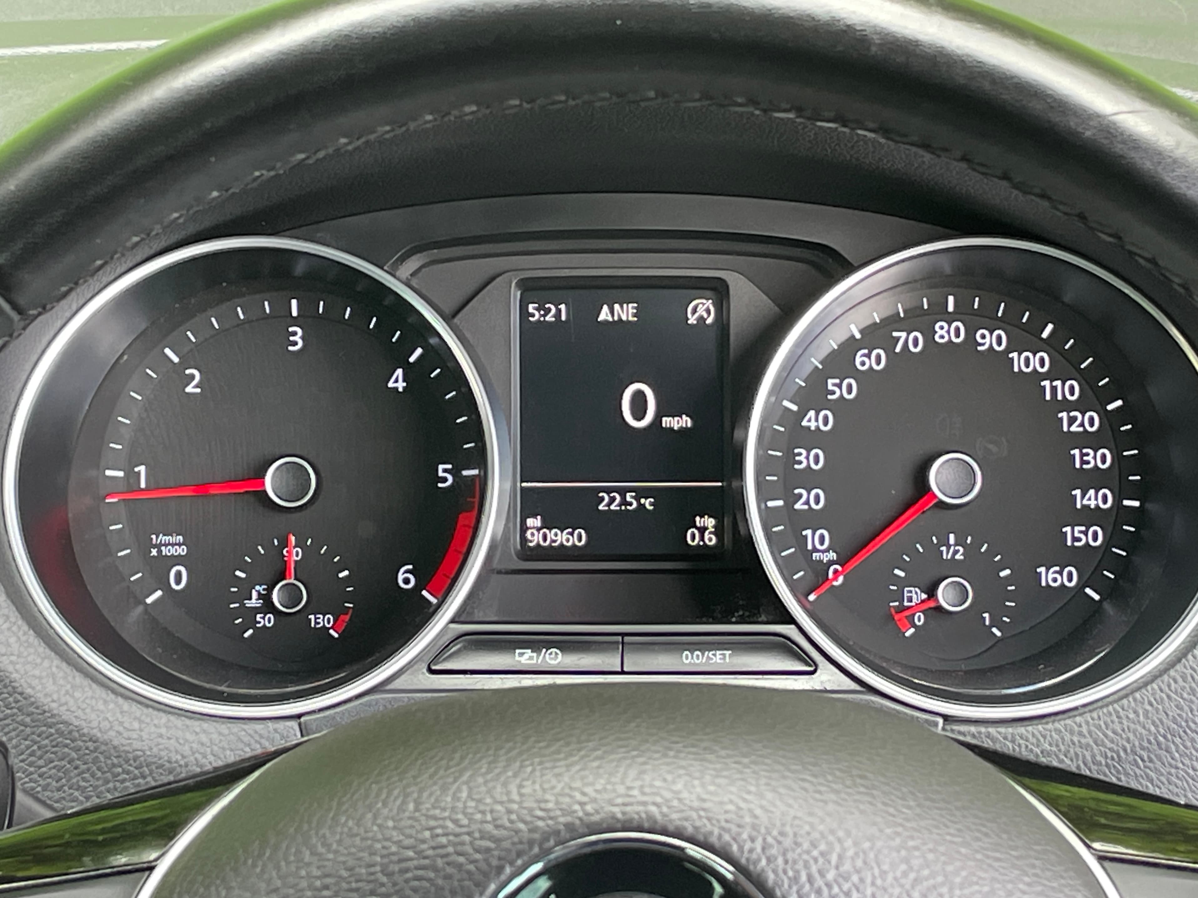VOLKSWAGEN Polo TDI BlueMotion Tech SE view 12