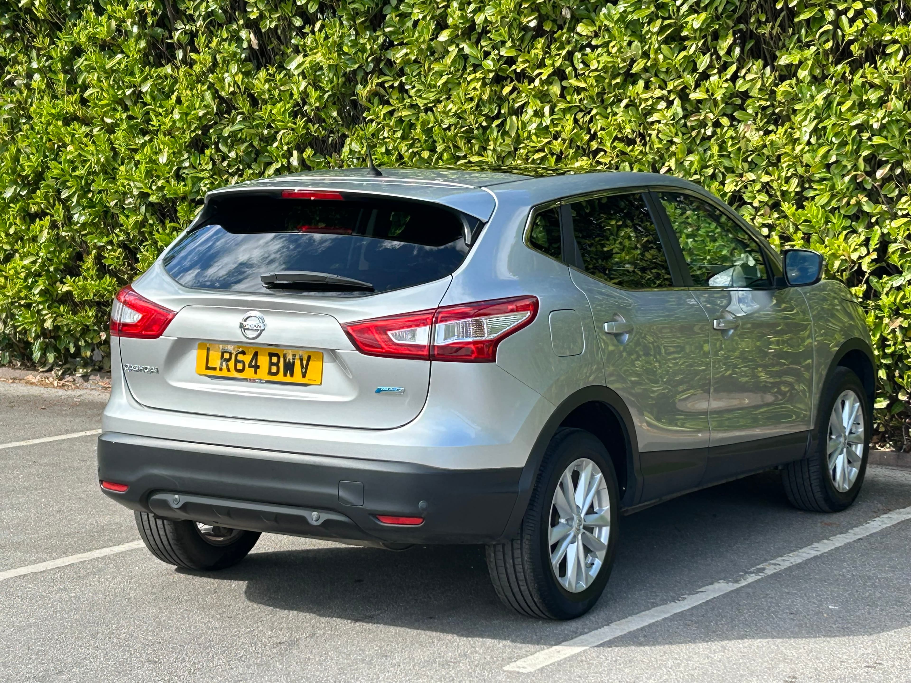 NISSAN Qashqai dCi Acenta Premium view 7