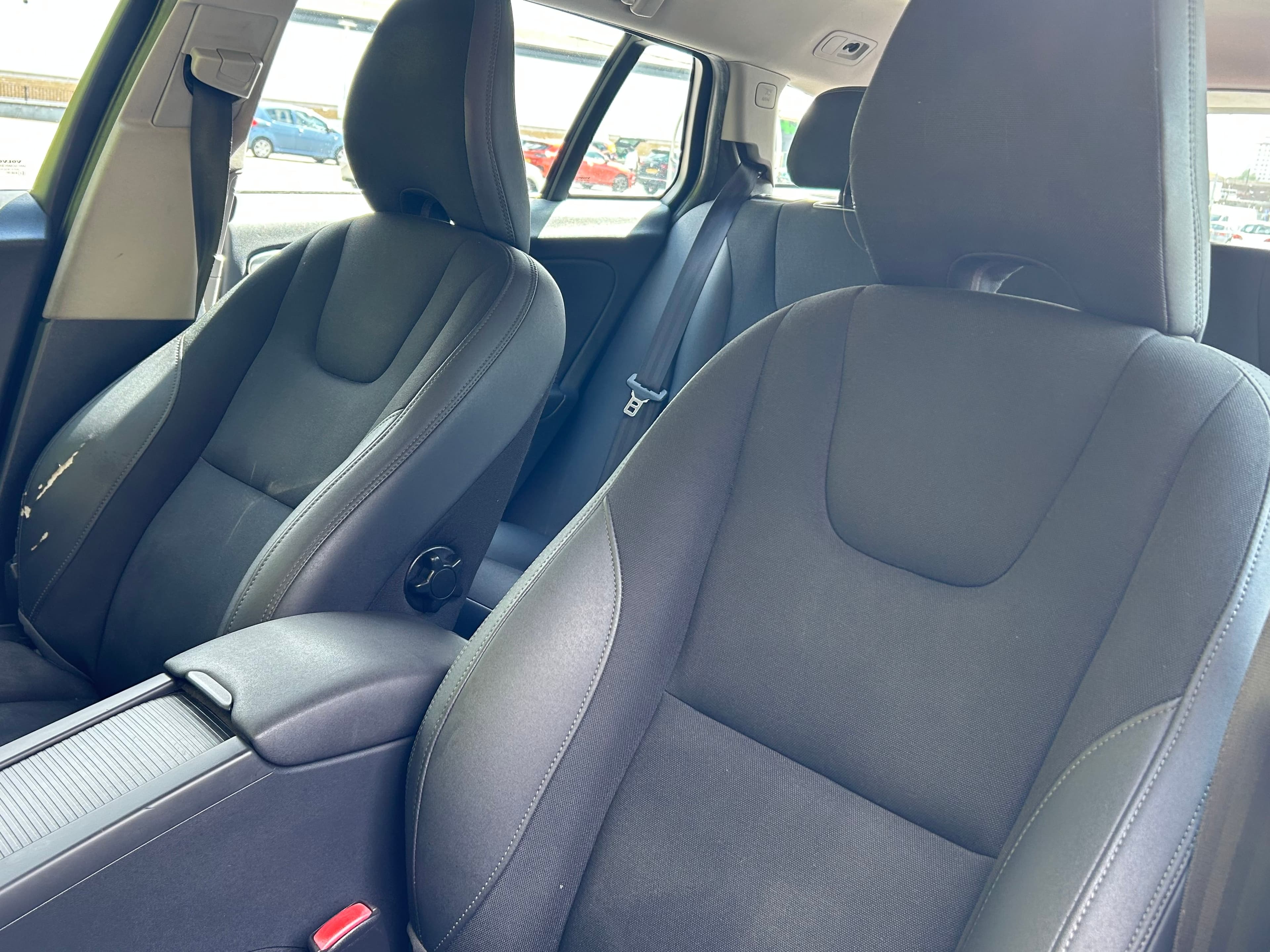 VOLVO V60 DRIVe SE view 18