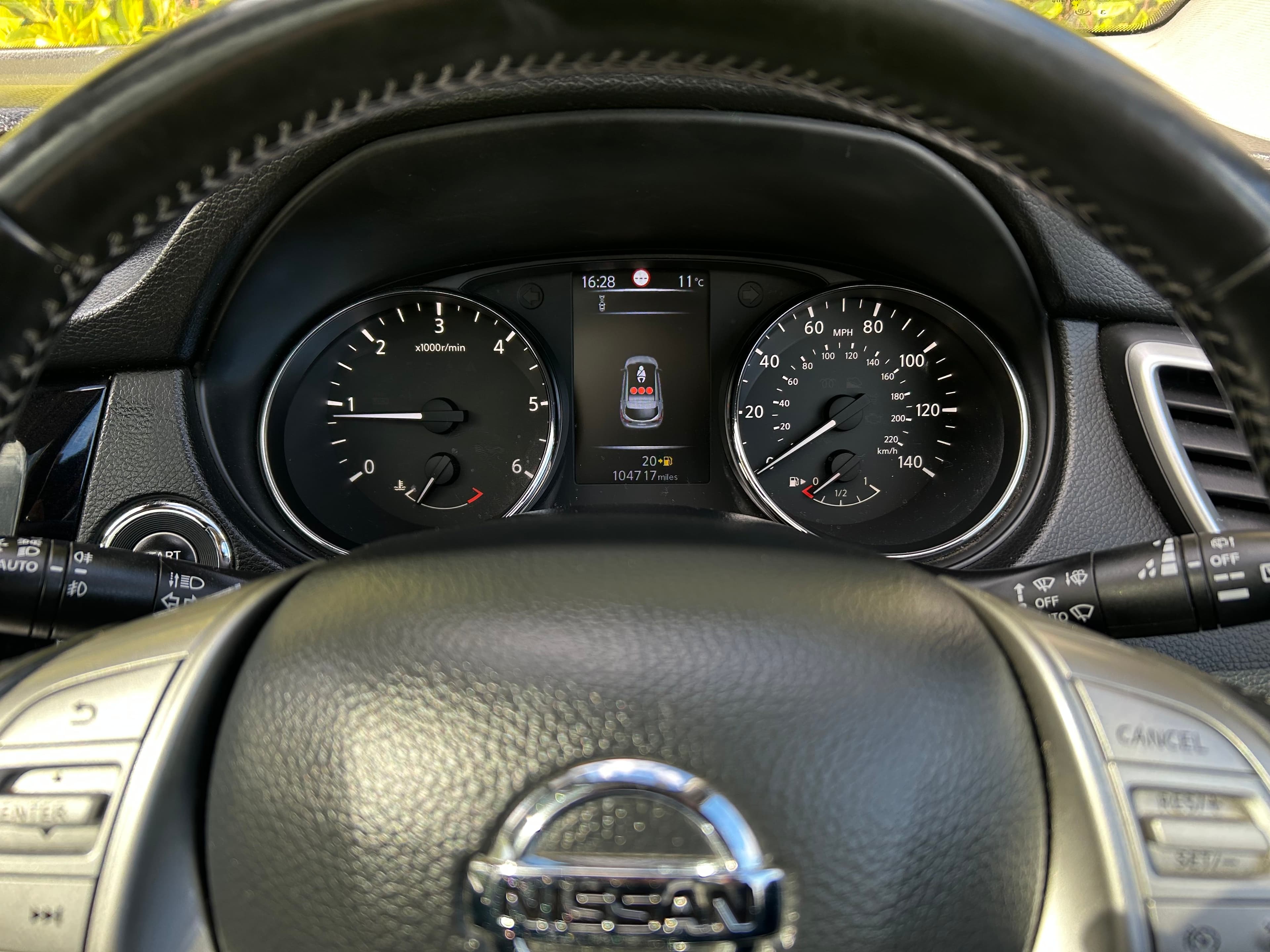 NISSAN Qashqai dCi Acenta Premium view 9