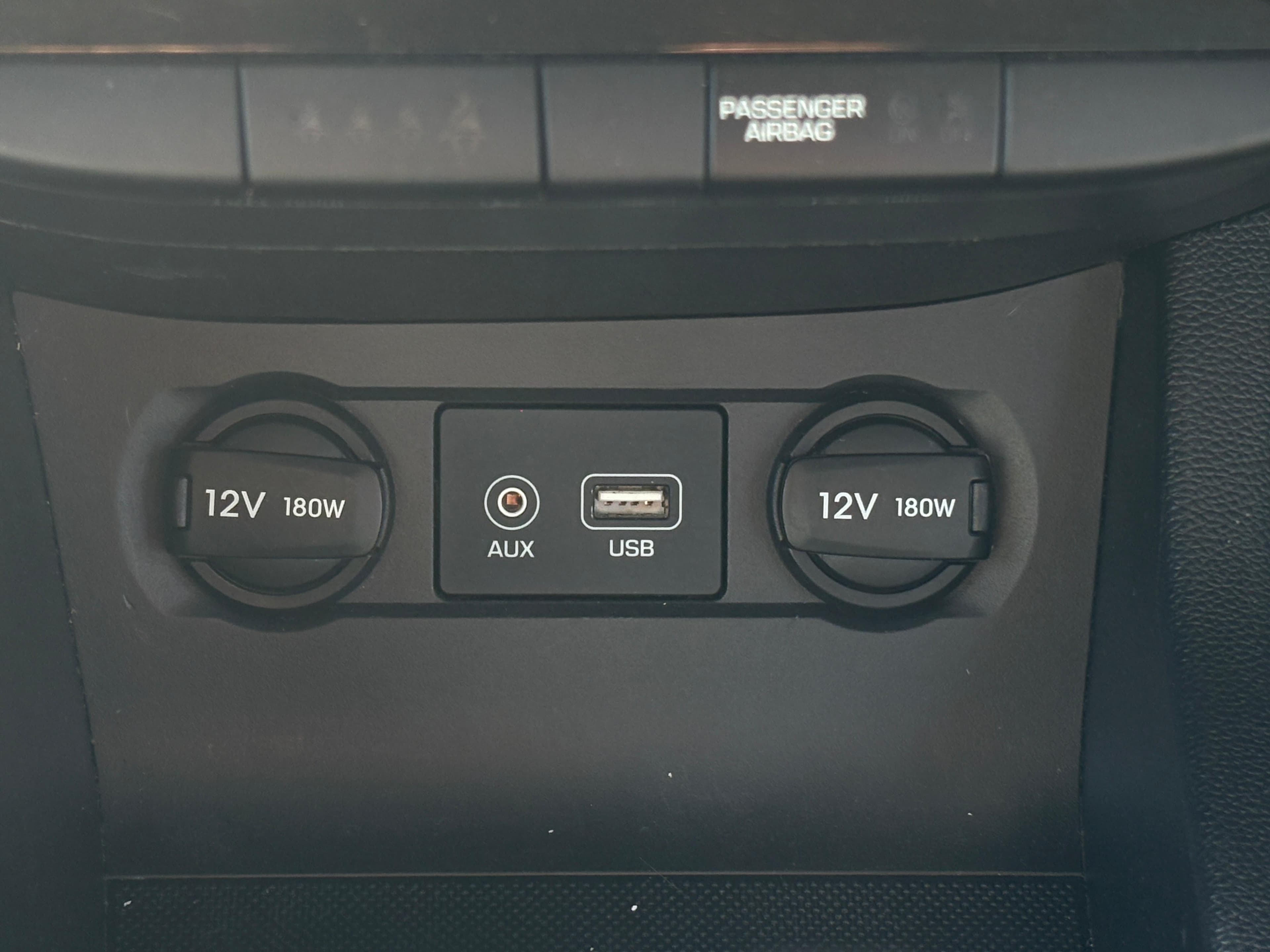 HYUNDAI I20 PREMIUM view 28