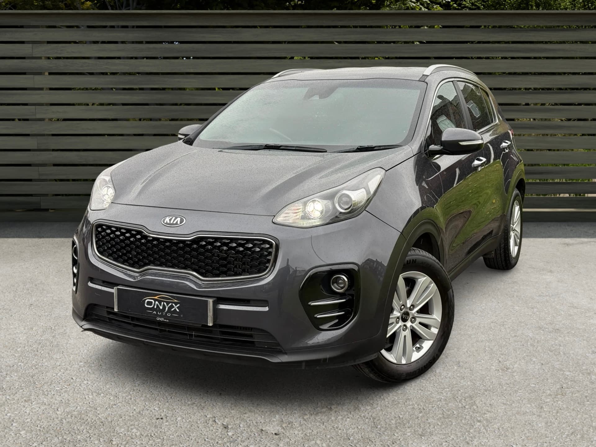 KIA Sportage view 3