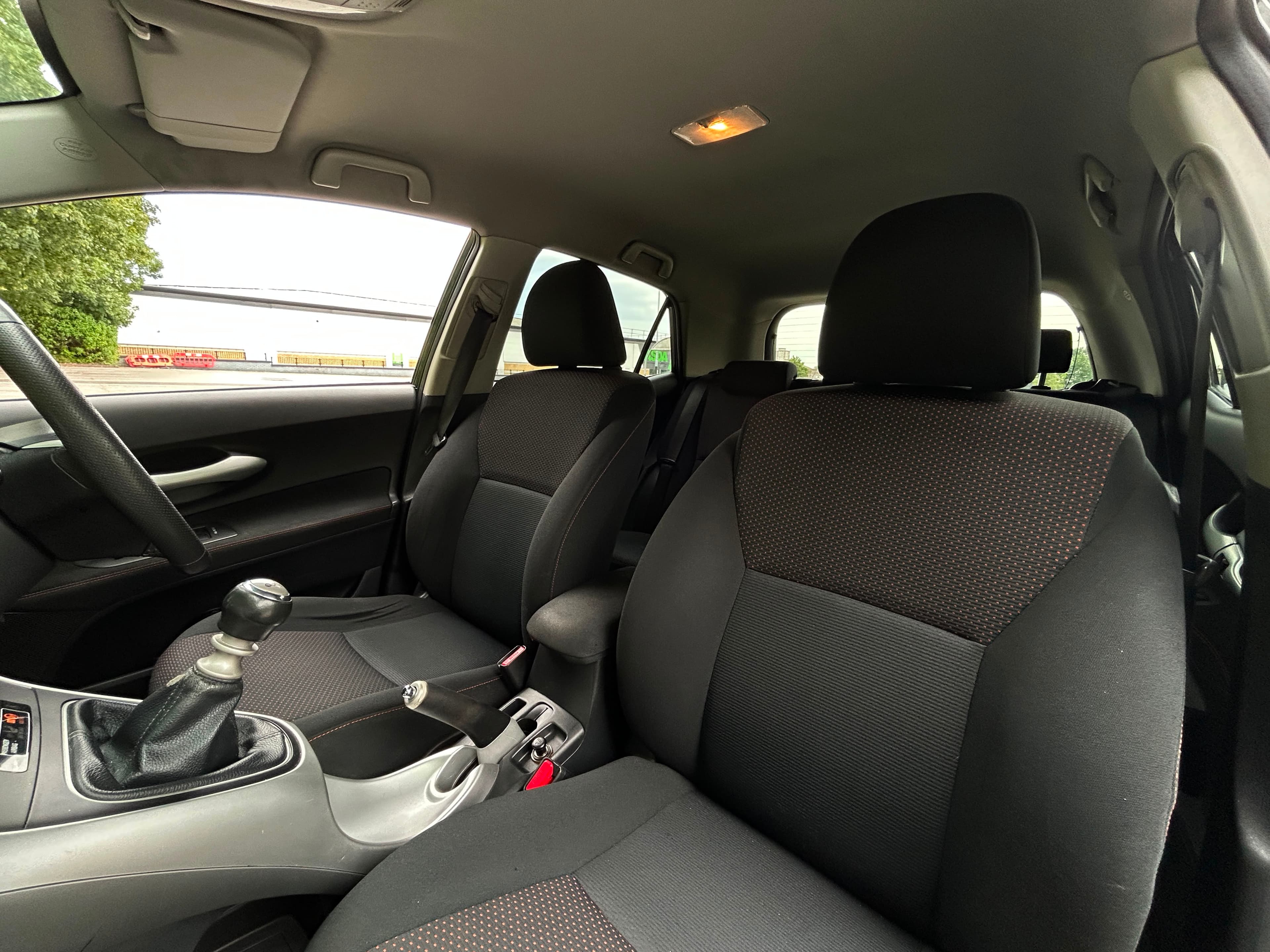 TOYOTA Auris V-Matic SR view 6