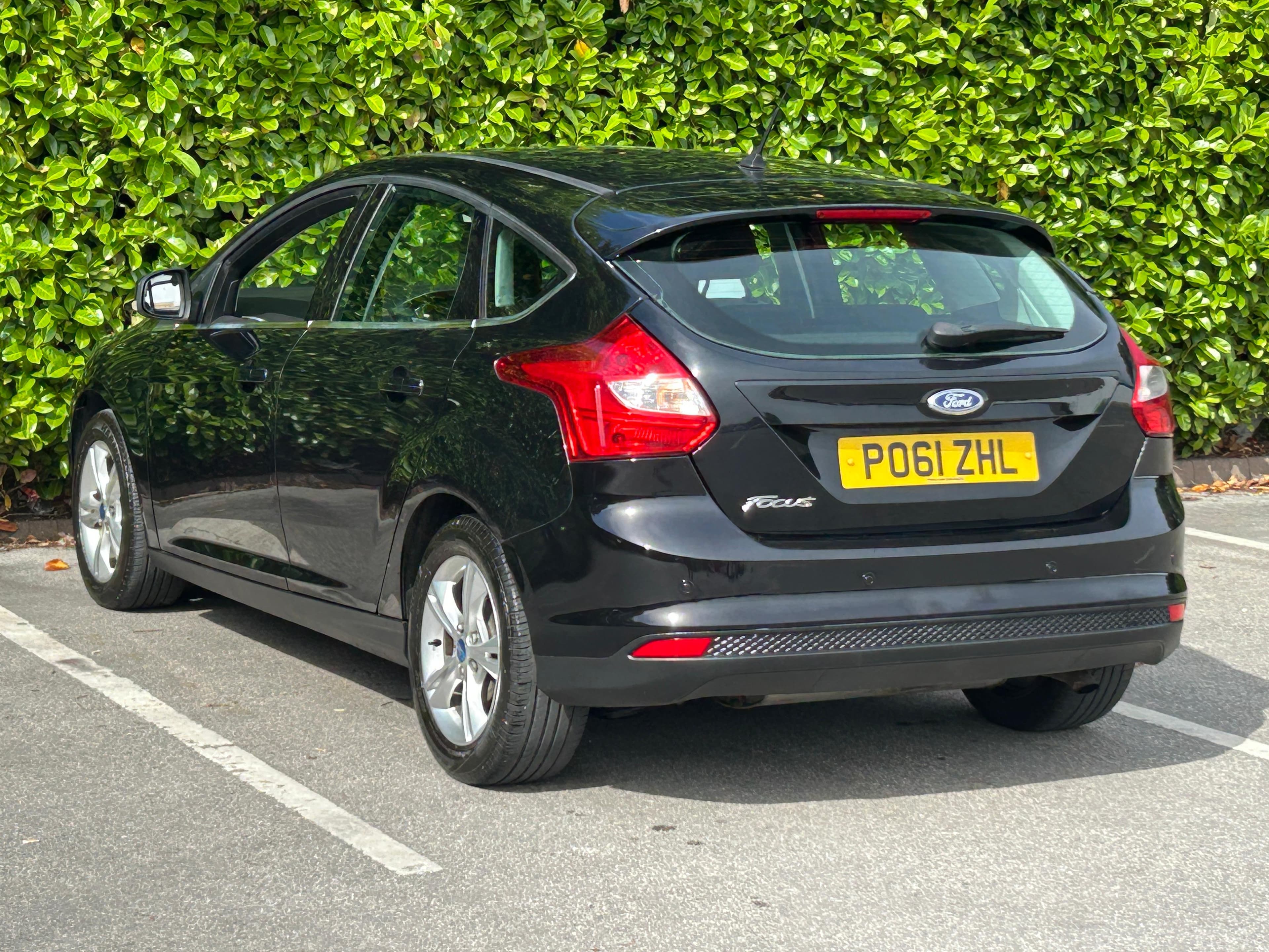 Ford Focus view 11