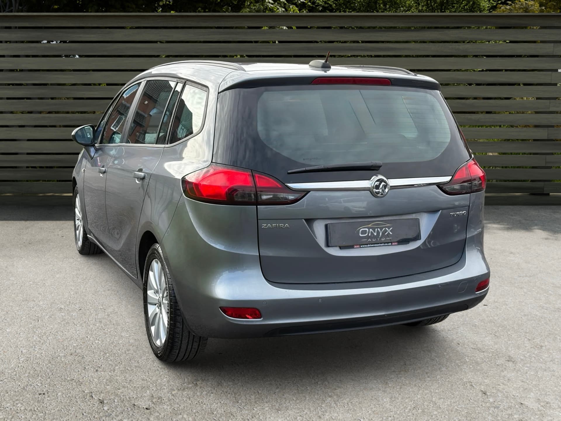 VAUXHALL Zafira tourer design view 7