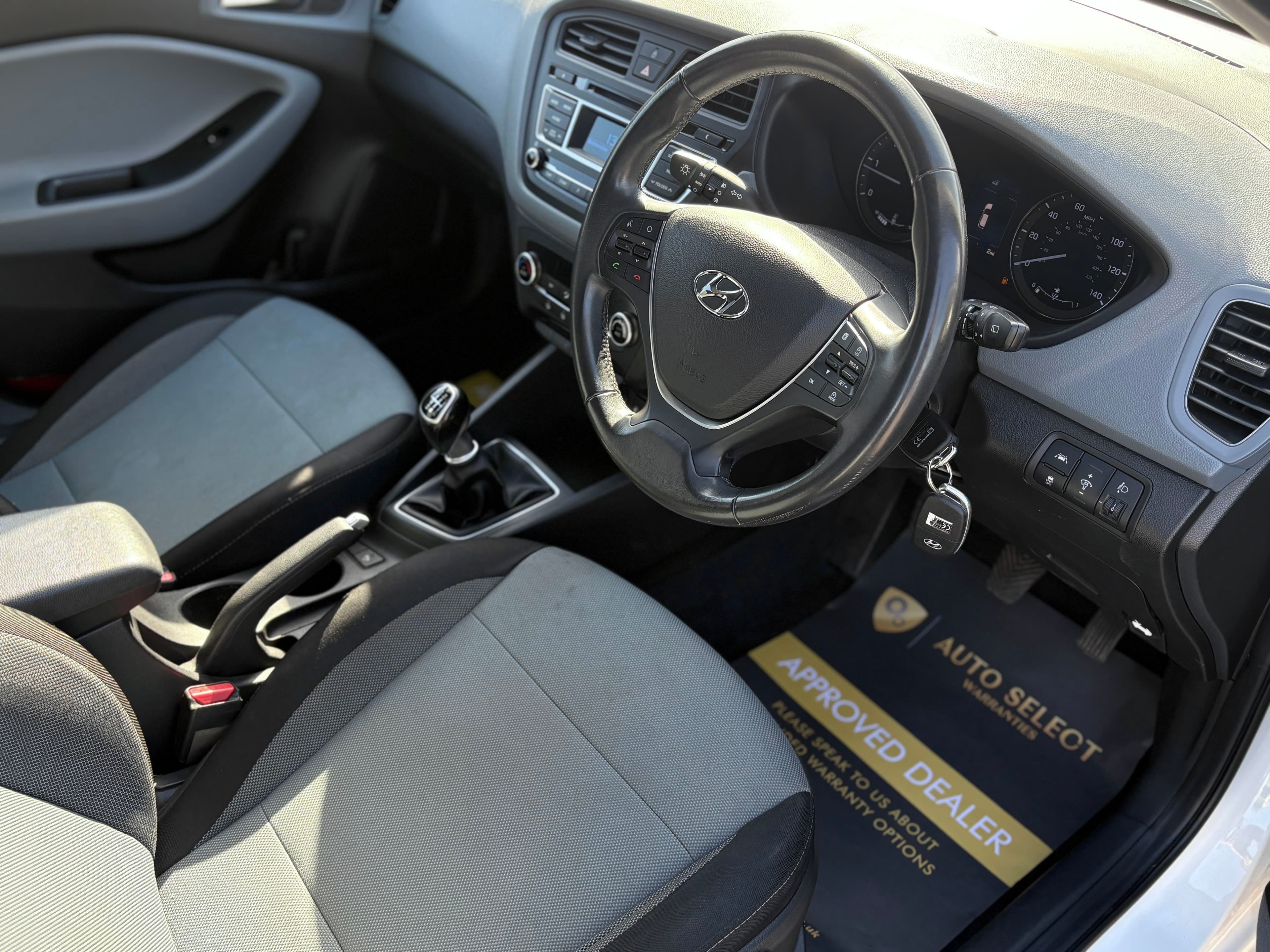 HYUNDAI I20 PREMIUM view 15