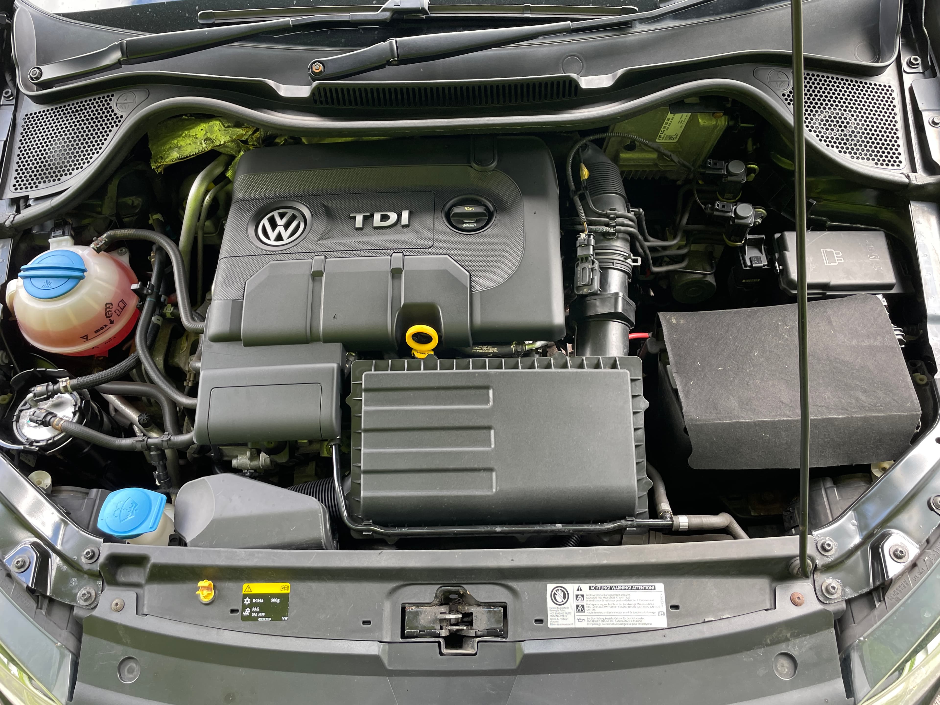 VOLKSWAGEN Polo TDI BlueMotion Tech SE view 25