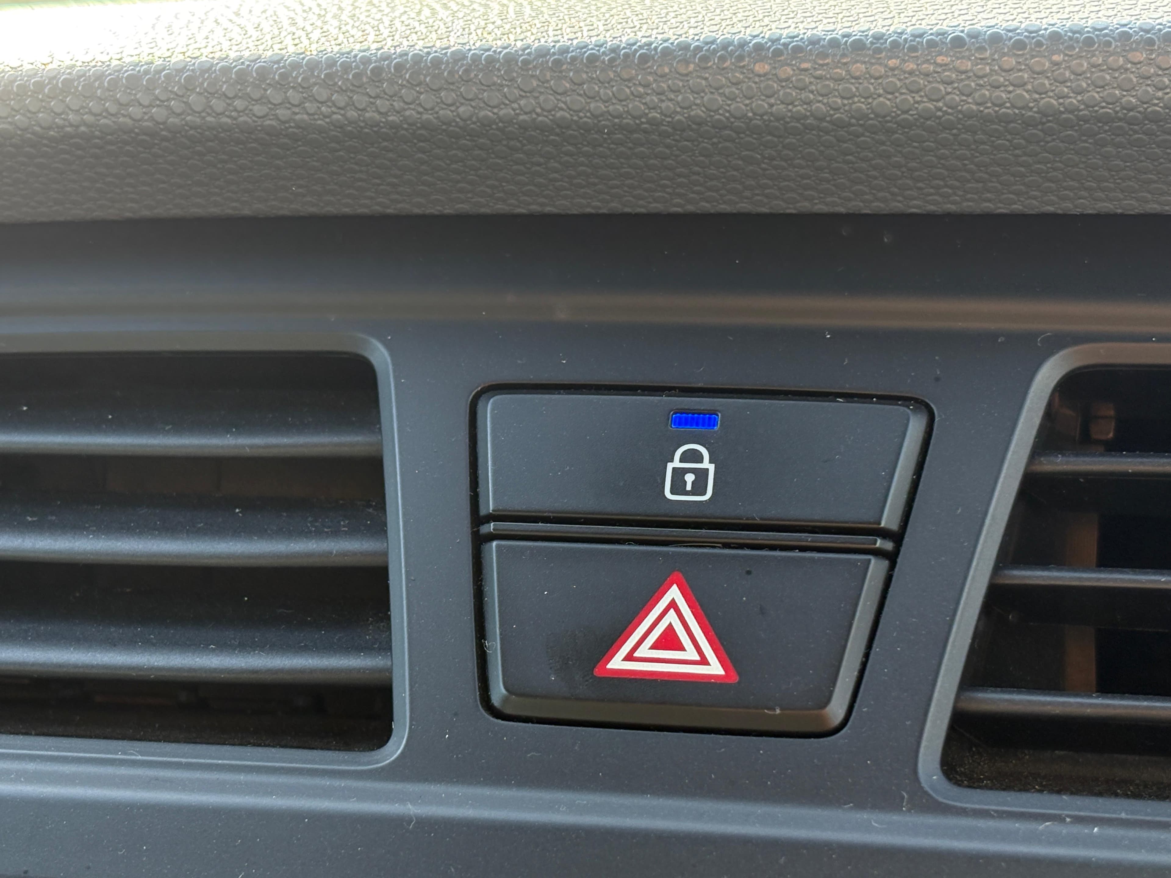 HYUNDAI I20 PREMIUM view 20